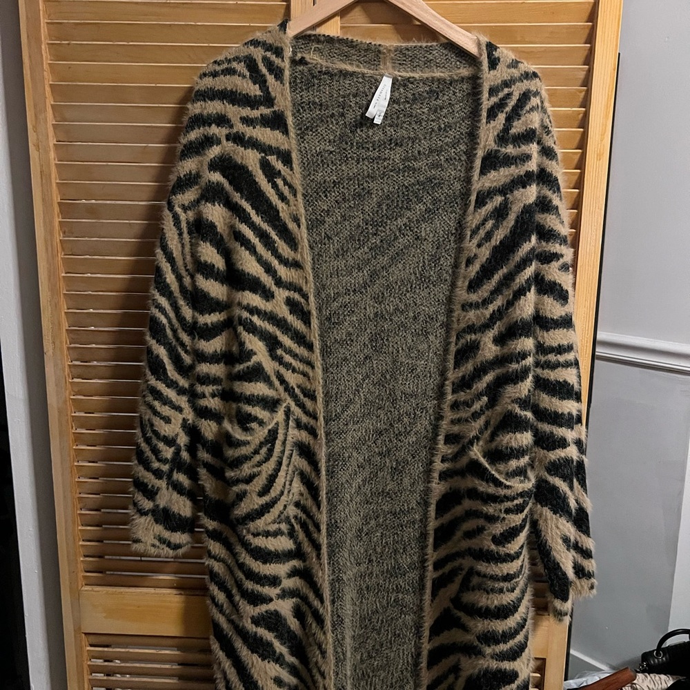 Knit fuzzy Midi Animal Print Cardigan